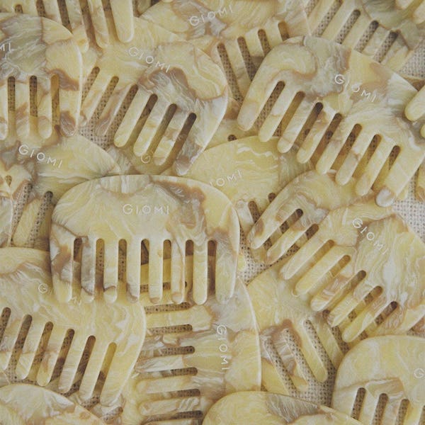Giomi Comb